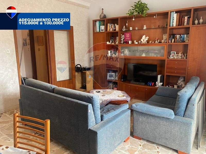 Appartamento in Vendita a Catania, 100'000&euro;, 122 m²