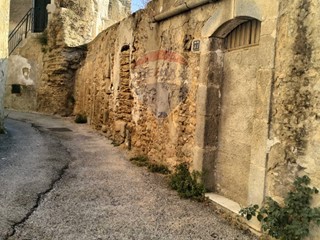 Rustico in Vendita a Caltagirone, 23'000€, 150 m²