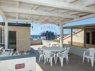 Quadrilocale in Vendita a Aci Castello, 210'000€, 96 m²