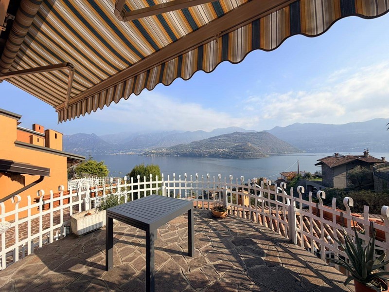 Trilocale in Vendita a Tavernola Bergamasca, 180'000&euro;, 70 m²