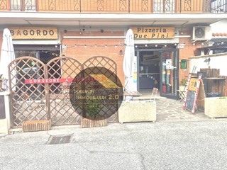Attività commerciale in Vendita a Roma, 70'000€, 90 m²