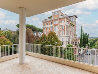 Appartamento in Vendita a Roma, 2'600'000€, 338 m²