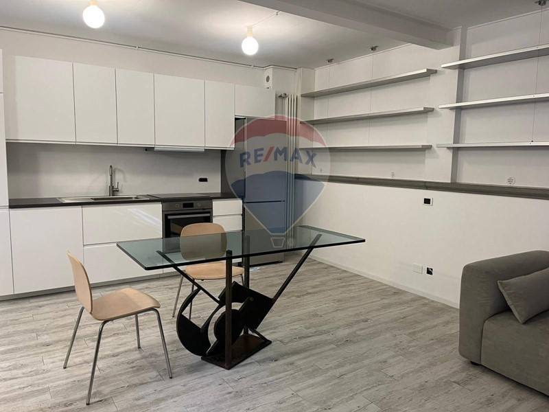 Bilocale in Affitto a Bergamo, 1'100€, 80 m²
