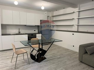 Bilocale in Affitto a Bergamo, 1'100€, 80 m²