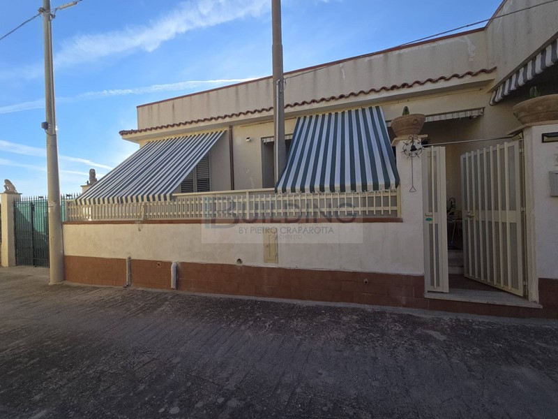 Casa Indipendente in Vendita a Castelvetrano, 150'000&euro;, 175 m²
