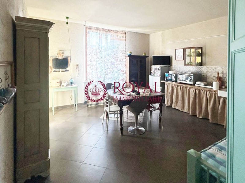 Trilocale in Affitto a Livorno, 1'300€, 130 m²