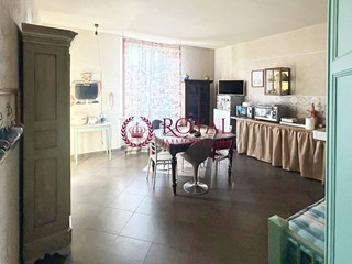 Trilocale in Affitto a Livorno, 1'300€, 130 m²