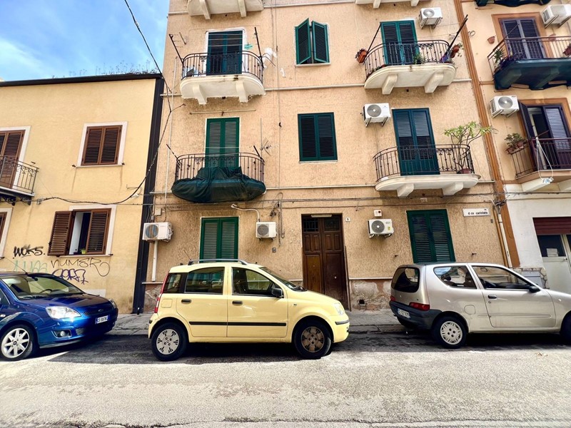 Quadrilocale in Vendita a Palermo, 75'000€, 87 m²