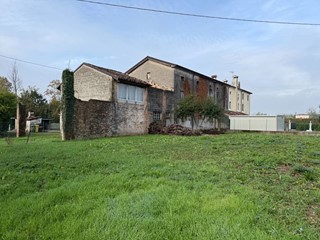 Rustico in Vendita a San Vendemiano, 130'000€, 500 m²