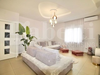 Trilocale in Vendita a Arzano, 205'000€, 109 m²