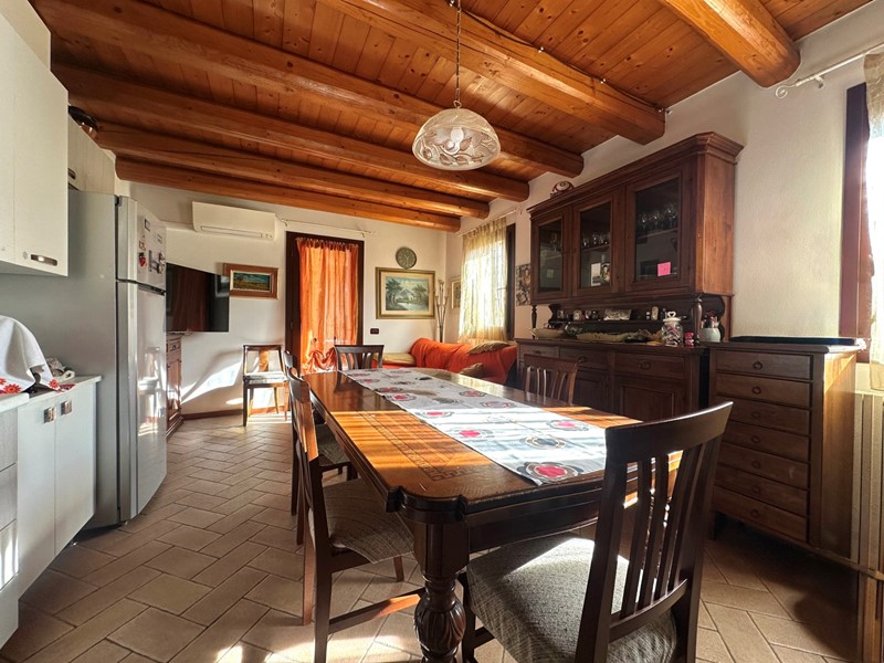 Villa bifamiliare in Vendita a Montagnana, 195'000€, 90 m²
