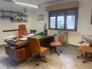 Appartamento in Affitto a Reggio Calabria, 700€, 205 m², arredato