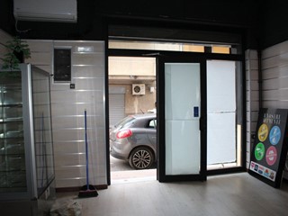Negozio in Affitto a Belmonte Mezzagno, 500€, 69 m²