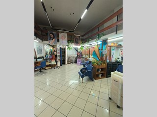 Negozio in Vendita a Arezzo, 60'000€, 105 m²