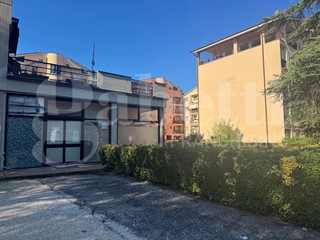 Negozio in Vendita a Orte, 52'000€, 80 m²