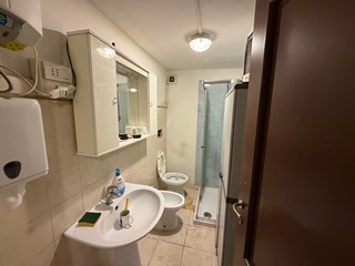 Capannone in Vendita a Terni, 65'000€, 180 m²