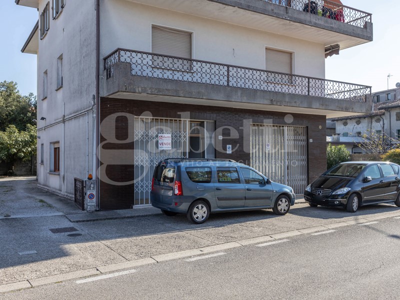 Negozio in Vendita a Casarsa della Delizia, 35'000€, 55 m²