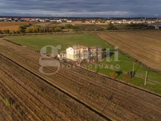 Casa Indipendente in Vendita a Portogruaro, 70'000€, 220 m²