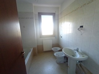 Quadrilocale in Vendita a Cona, 90'000€, 85 m²