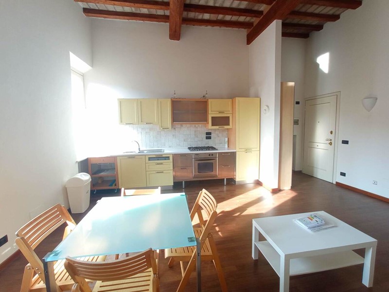 Bilocale in Affitto a Modena, zona Centro cittÃ, 820€, 65 m², arredato