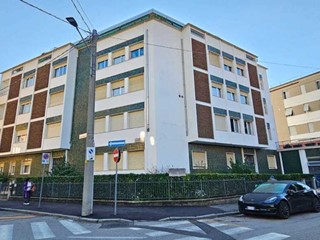 Quadrilocale in Vendita a Brescia, 269'000&euro;, 153 m², con Box