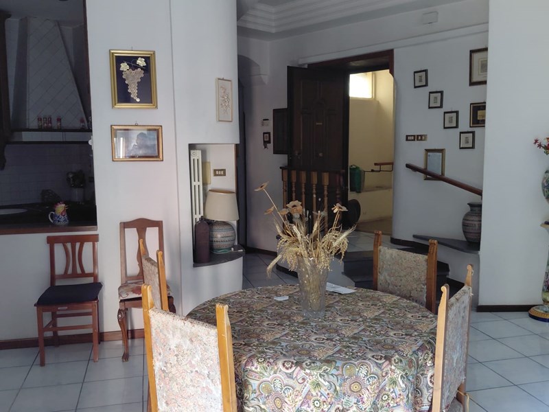 Appartamento in Vendita a Sapri, zona centrale, 300'000€, 165 m², arredato