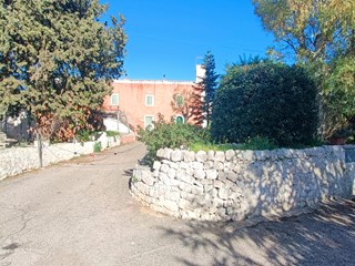 Casale in Vendita a Monopoli, zona Contrada San Bartolomeo, 270'000€, 350 m², con Box