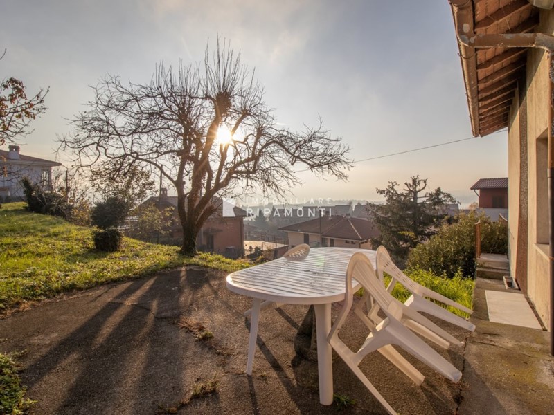Villa in Vendita a Civate, 270'000€, 110 m²