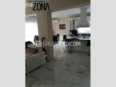 Trilocale in Vendita a Reggio Calabria, 32'509€, 106 m²
