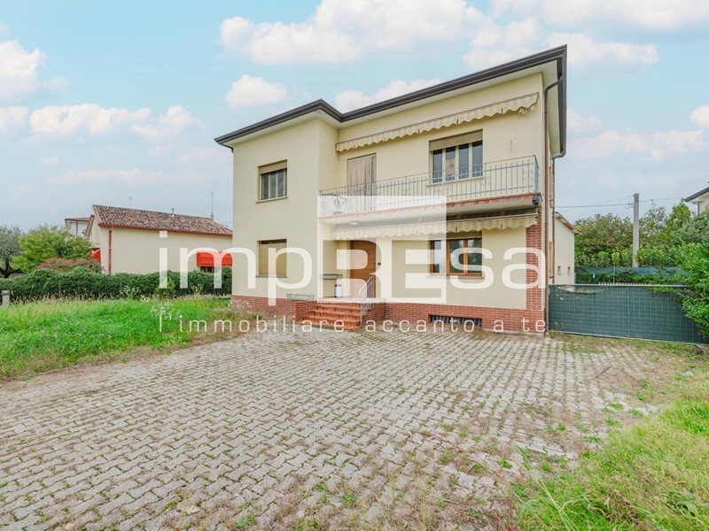Casa Indipendente in Vendita a Godega di Sant'Urbano, 168'000€, 231 m²
