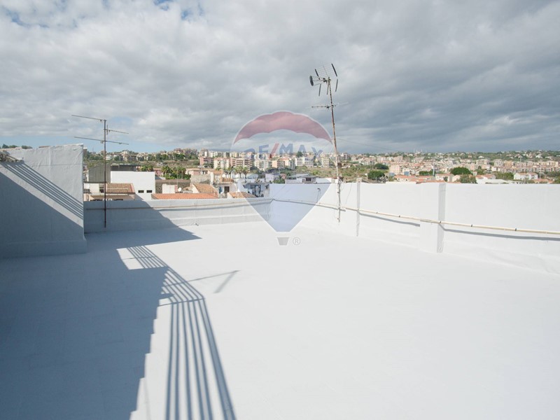 Quadrilocale in Vendita a Catania, 129'000&euro;, 114 m²
