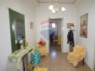 Quadrilocale in Vendita a Catania, 129'000&euro;, 114 m²