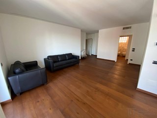 Trilocale in Affitto a Bergamo, 1'200€, 128 m²