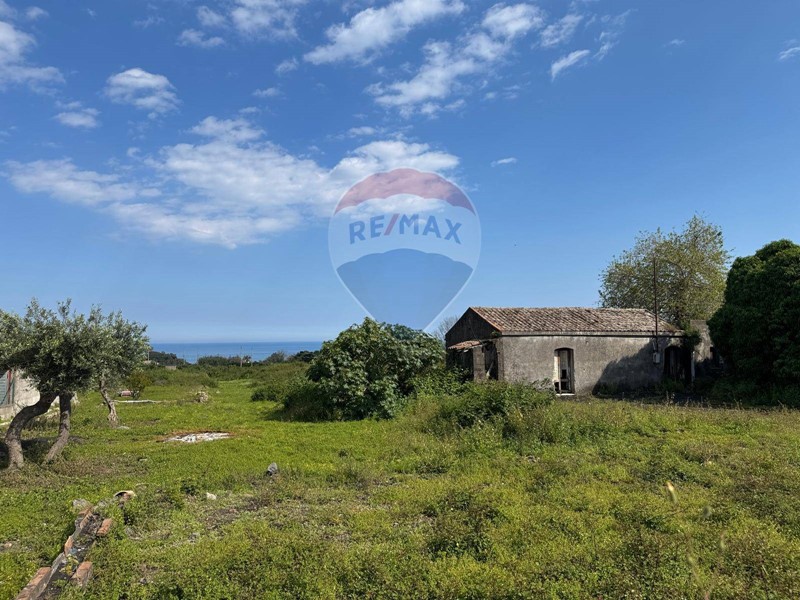 Terreno edificabile in Vendita a Riposto, 168'000€, 1410 m²
