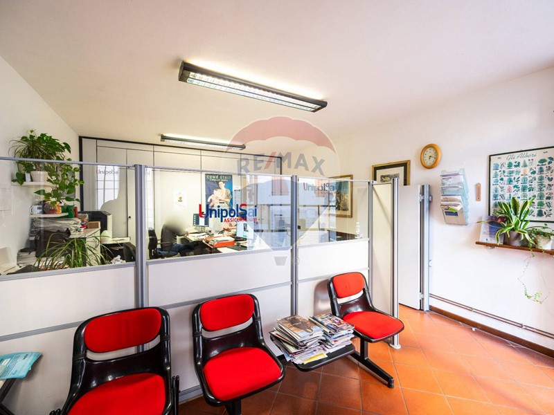 Ufficio in Vendita a Langhirano, 70'000&euro;, 120 m²