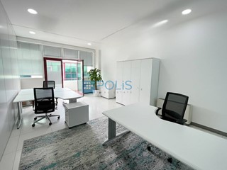 Ufficio in Affitto a Padova, 1'000€, 118 m²