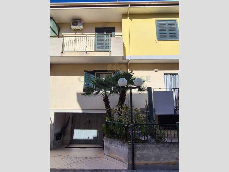 Villetta a schiera in Vendita a Macerata Campania, 176'000€, 106 m²