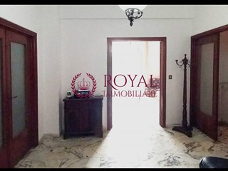 Appartamento in Affitto a Livorno, 1'400€, 220 m²