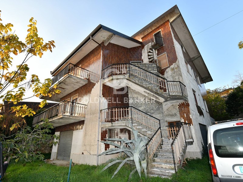 Appartamento in Vendita a Orria, 70'000&euro;, 146 m²