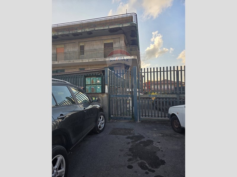Trilocale in Vendita a Catania, 119'000&euro;, 153 m²