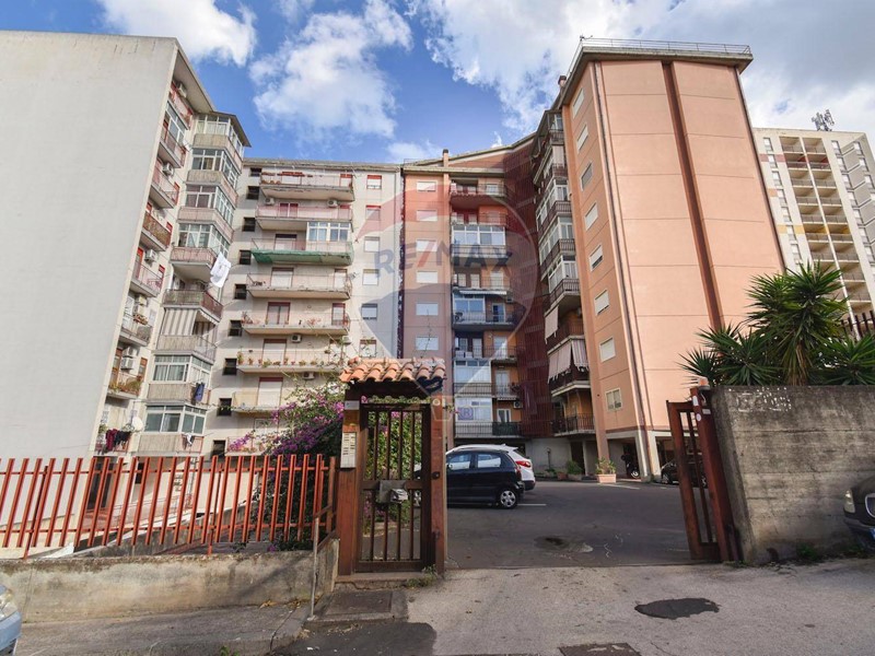 Appartamento in Vendita a Catania, 145'000&euro;, 145 m²