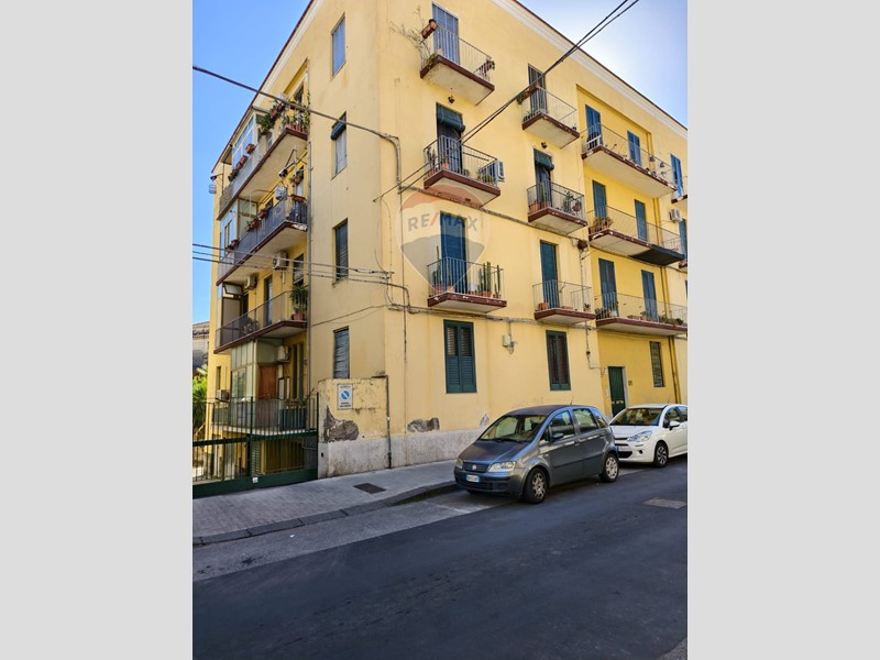 Appartamento in Vendita a Acireale, 95'000€, 120 m²