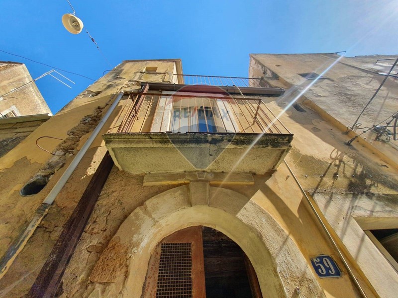 Casa Indipendente in Vendita a Caltagirone, 10'000€, 81 m²