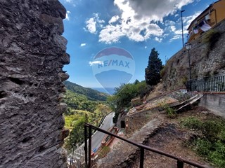 Casa Indipendente in Vendita a Gallodoro, 35'000€, 97 m²