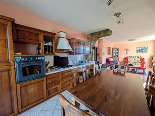 Quadrilocale in Vendita a Niardo, 119'000€, 135 m²