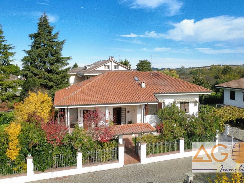 Villa in Vendita a Carbonara Scrivia, 315'000€, 130 m²