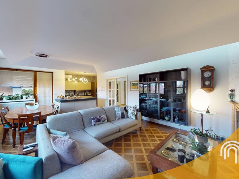 Appartamento in Vendita a Torino, 435'000€, 225 m²