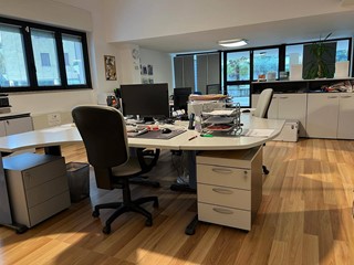 Immobile commerciale in Vendita a Busto Arsizio, 150'000€, 135 m²