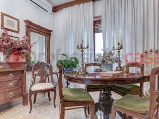 Quadrilocale in Vendita a Roma, 440'000€, 130 m²