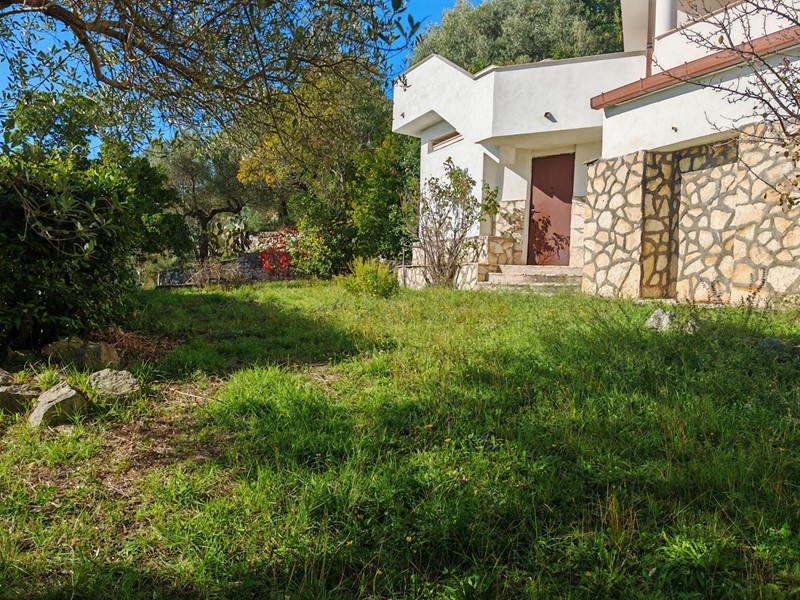 Villa in Vendita a Venafro, 495'000&euro;, 387 m²